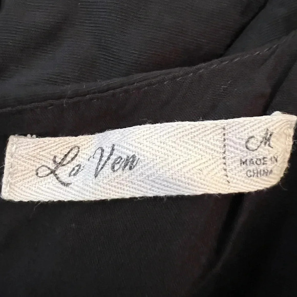 La Ven Women's Tiered Maxi Dress Size Medium Black Flutter Sleeves Boho Tie Neck - Picture 8 of 9